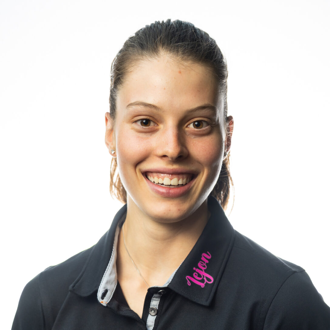 leana-neuenschwander-25-26