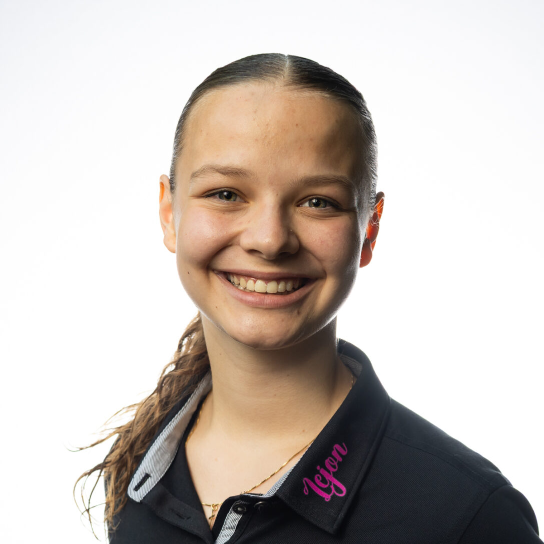 olivia-dammann-25-26