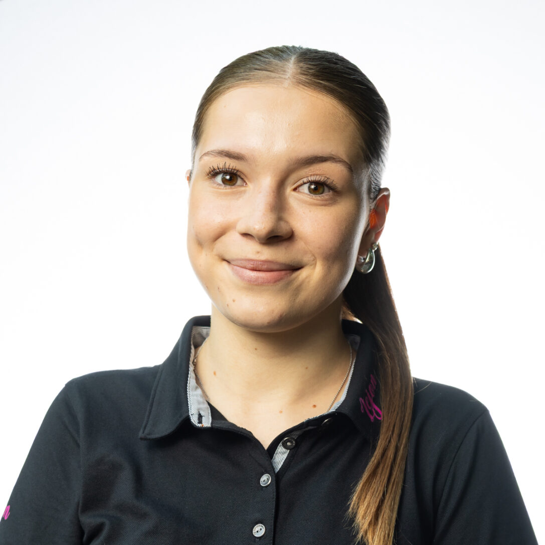 selina-moser-25-26