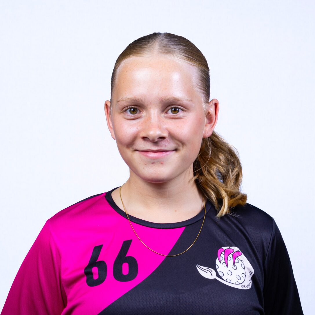 jana-schaffer-26-27
