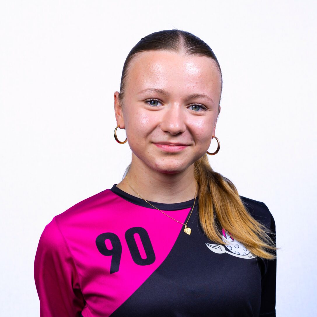larina-von-gunten-26-27