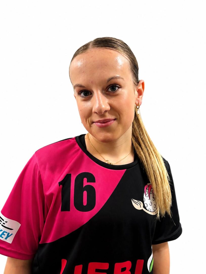 larissa-schenk-26-27
