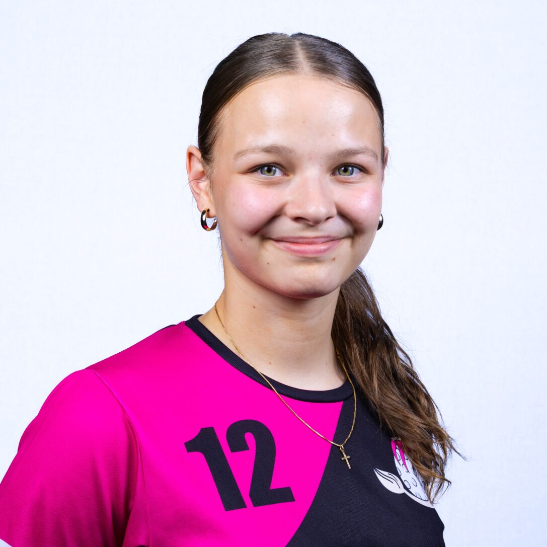 olivia-dammann-26-27