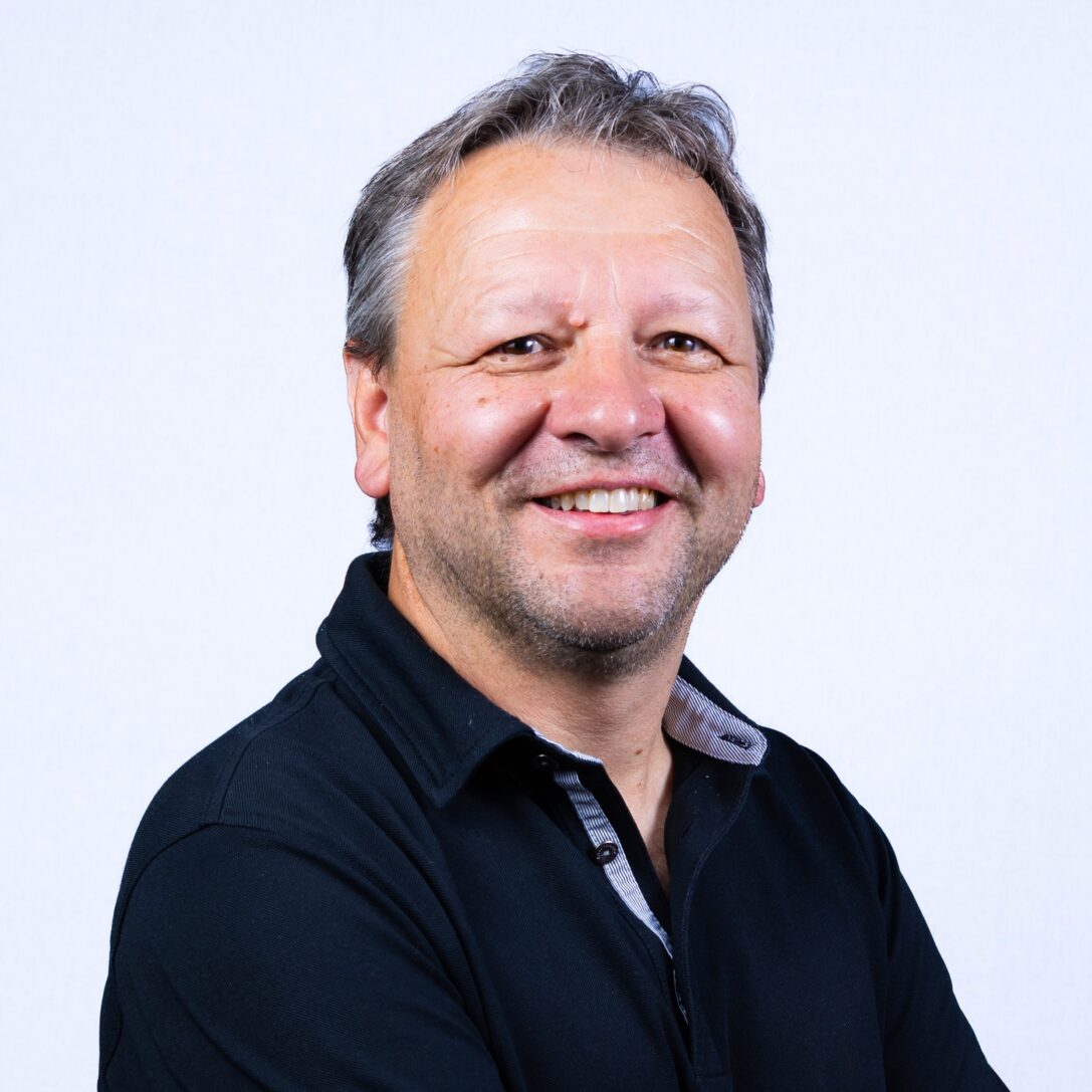 rolf-hirschi-26-27