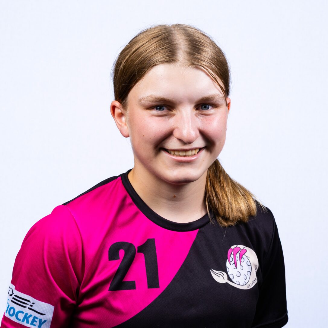 selina-schild-26-27