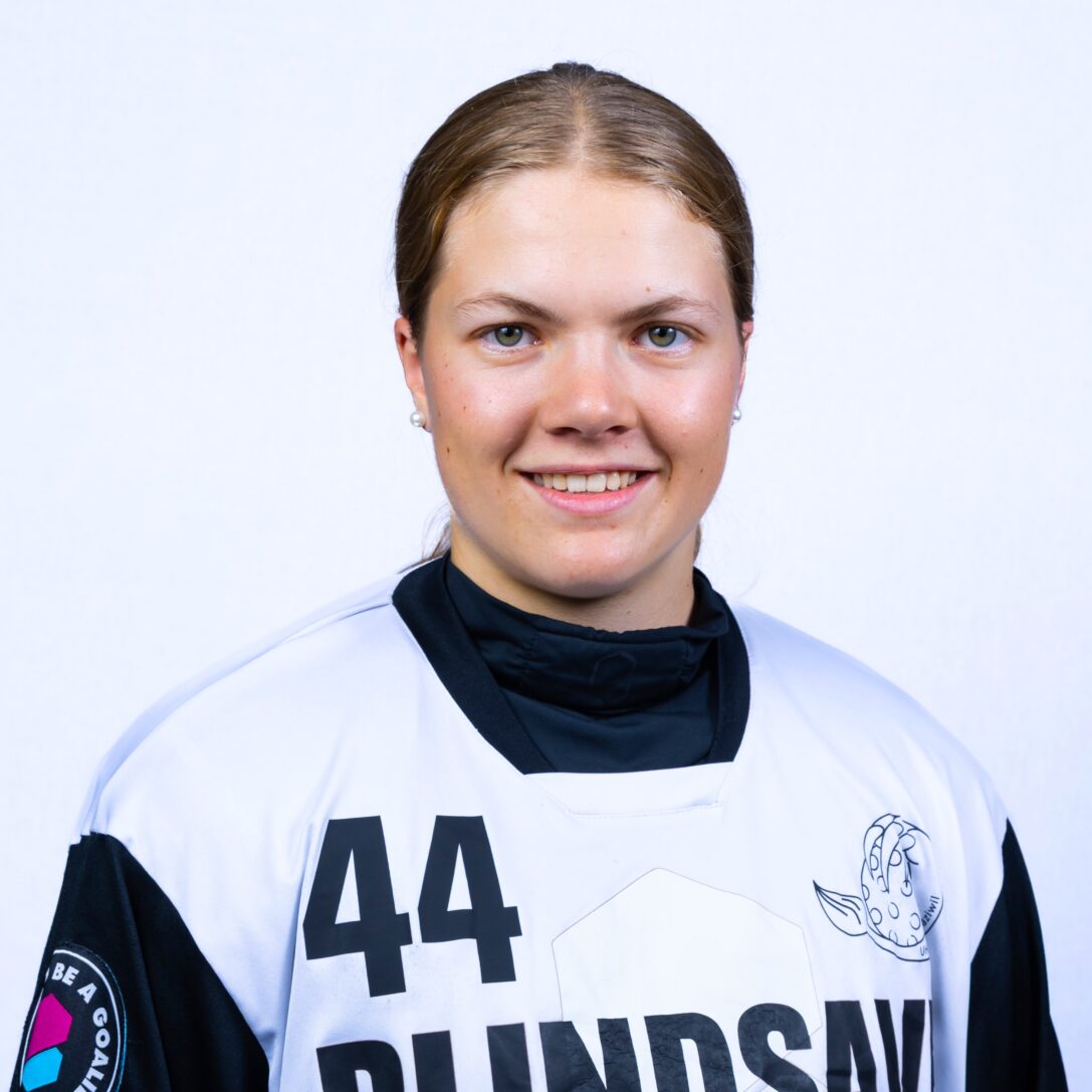timea-frey-26-27